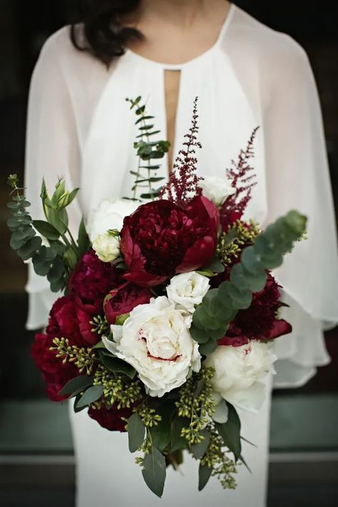 Pretty Wedding Bouquet, Spring Wedding Bouquets, Peony Bouquet Wedding, Red Bouquet Wedding, Winter Wedding Bouquet, Summer Wedding Bouquets, Red Bouquet, Winter Wedding Flowers, Red Wedding Dresses