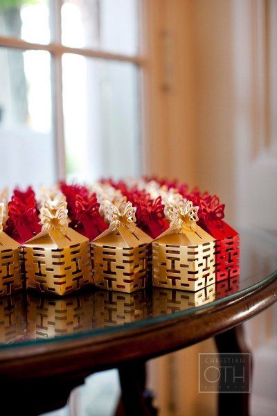 Asian Party Decorations, Asian Wedding Favors, Chinese Wedding Favors, Tea Ceremony Wedding, Chinese Wedding Tea Ceremony, Chinese Wedding Decor, Plan Checklist, Elopement Party, Traditional Chinese Wedding