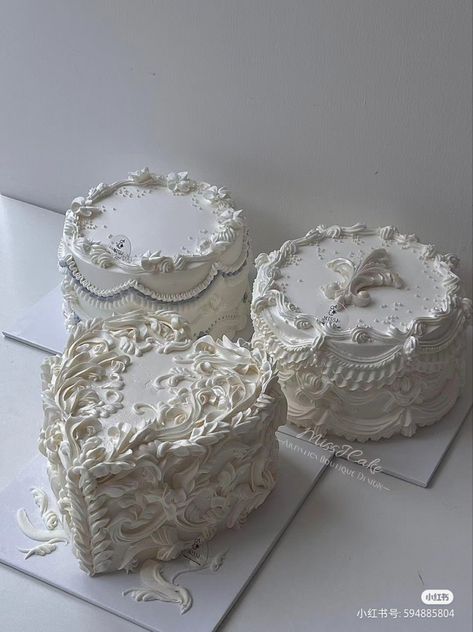 Vintage Birthday Cakes, Pretty Dessert, Cute Baking, Creative Birthday Cakes, White Wedding Cakes, Pretty Birthday Cakes, Cute Birthday Cakes, Just Cakes, Cute Desserts