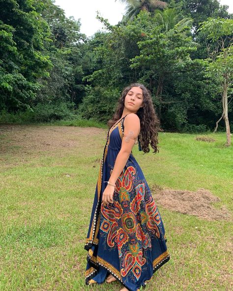 Mais uma cor e estampa que é um espetáculo💫🪬🌿🌛 #vestidoindianolongo #vestidoindiano #boho #hippiestyle #natureza #modalivre #bahia Estilo Hippie, Hippie Vibes, My Clothes, Hippie Style, Bags And Accessories, Outfit Idea, Body Goals, My Fashion, Hippie Boho