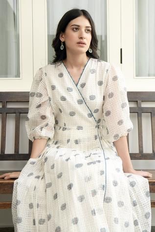 Shop for Taro White Handwoven Cotton Dress for Women Online at Aza Fashions Cotton Dresses Online, Sustainable Clothing Brands, Cotton Maxi Dress, Kids Designer Dresses, Cotton Embroidery, Cotton Maxi, Maxi Dress Cotton, Sustainable Clothing, Online Clothing Stores