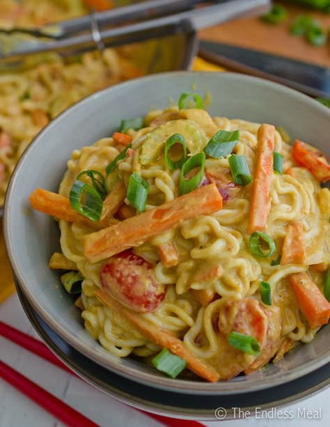 Noodles in a Creamy Coconut Peanut Sauce. This was better than I expected. Double the whole recipe because it doesn't make that much. The sauce was outstanding! Peanut Stir Fry, Fry Noodles, Spiralized Zucchini, Shirataki Noodles, Thai Sauce, Noodle Recipe, Gluten Free Noodles, Stir Fry Noodles, Peanut Recipes