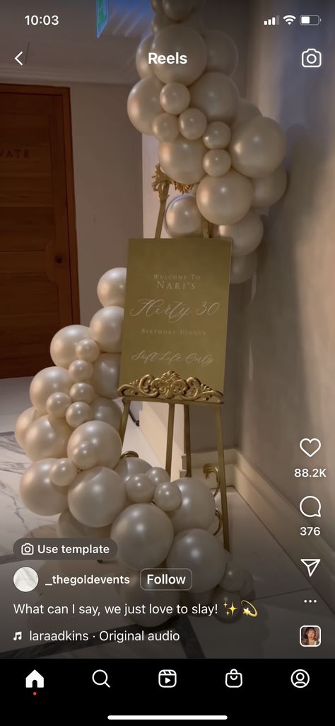 Pearl Photo Backdrop, Pretty Bridal Shower Ideas, Pearls And Prosecco Balloon Arch, Pearls And Prosecco Backdrop, Pearls And Processo Theme, Pearl Theme Bridal Shower Ideas, Pearl Anniversary Party, Pearl Bridal Shower Theme, Pearls And Prosecco Theme