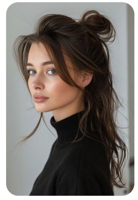 European Hairstyles Women Medium, Warm Brown Hair, Model Hairstyles, Hairstyles Design, Medium Length Hair With Layers, Penteado Cabelo Curto, Summer Hair Color, Medium Length Hair Cuts, Hairstyles Haircuts