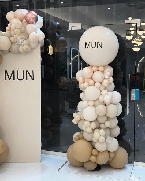 After a fab renovation it is only right to open your doors again with a bang! 🎉 On brand balloons for the wonderful @mun_hairr 🍦🍂✨ Iced latte balloon colours from @sempertex 😍 Dress your store with balloons 🪄 Dm to book __________ #corporateevents #corporateeventplanner #corporateballoons #giantballoons #brandedballoons #personalisedballoons #londonballoons #eventdecor #eventstyling #londonevents #balloonsetup #balloondelivery #sepertexballoons #balloons #balloongarland #newstore #grandopen... Pop Party, Corporate Event Planner, Personalized Balloons, Balloon Delivery, Giant Balloons, Iced Latte, Event Styling, Balloon Garland, Grand Opening