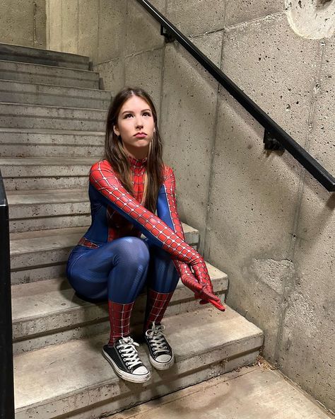 happy spooky season | Instagram Team Halloween Costumes, Spiderman Halloween Costume, Gay Halloween Costumes, Aesthetic Halloween Costumes, Marvel Halloween Costumes, Badass Halloween Costumes, Spider Man Cosplay, Happy Spooky Season, Spiderman Girl