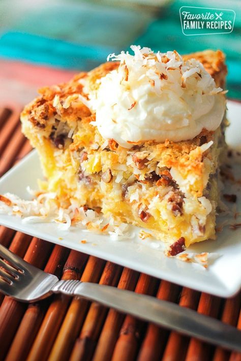 Island Pecan Pie is loaded with pineapple, coconut, and pecans in a delicious creamy filling. A tropical twist on a pecan pie classic! Island Pecan Pie, Best Pecan Pie, Pecan Pie Recipe, A Piece Of Cake, Sweet Pie, Delicious Pies, Piece Of Cake, Pie Dessert, Pecan Pie