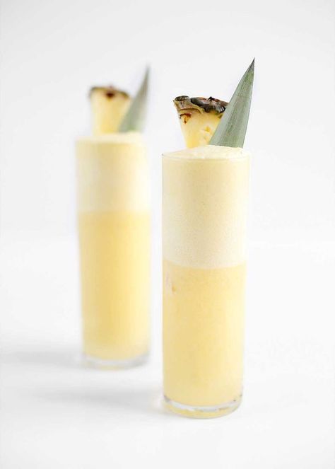 Mirrors and Piña Coladas - The Fauxmartha Fresh Drinks, Rum Cocktails, Fresh Pineapple, Canned Coconut Milk, Alcohol Drink Recipes, Light Bright, Milkshakes, Recipe For Mom, Summer Cocktails