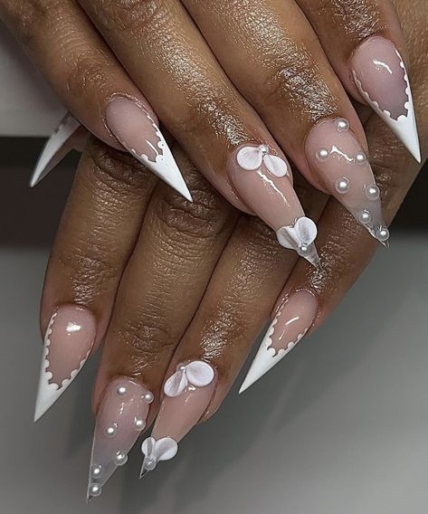 Graduation Nails Stiletto, Short Pointy Nails, Stilleto Nails Designs, Funky Fingers, Pointy Nails, Sassy Nails, Hard Nails, Drip Nails, Nail Room