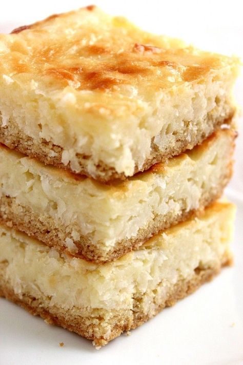 Coconut Cheesecake Bars, Coconut Cheesecake, Cheesecake Bar Recipes, Coconut Desserts, Dessert Bar Recipe, Savory Cakes, Bar Cookies, Cake Bars, Cookie Bar Recipes