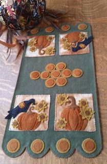 Cath's Pennies Designs Bird Brain Designs, Applique Table Runner, Fall Applique, Penny Rug Patterns, Pumpkin Harvest, Wool Appliqué, Wool Felt Projects, Wool Applique Patterns, Rug Patterns