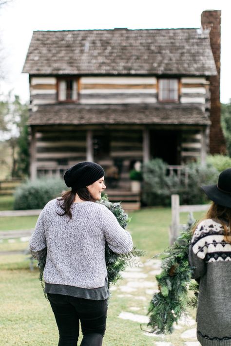 This Cozy Cabin Is Straight Out of Our Christmas Dreams - Camille Styles Christmas At Cabin, Cozy Cabin Christmas Decor, Log Cabin Christmas Decor, Christmas Cabin In The Woods, Cabin Christmas Tree, Cozy Christmas Cabin, Christmas Cabin Decor, Cabin Christmas Decor, Log Cabin Christmas