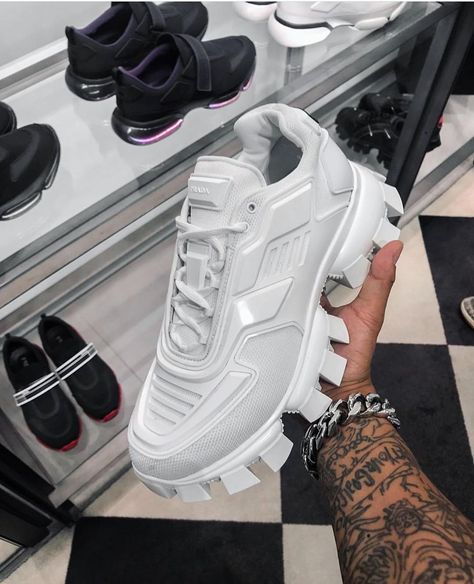 Menswear on Instagram: “All white Prada cloudburst thunder. Cop or drop? CC: @blvckmvnivc | #NCLGallery” Prada Cloudbust Thunder, Cloudbust Thunder, Prada Cloudbust, Highsnobiety Fashion, Sneaker Culture, Shoes Wallpaper, Aesthetic Outfits Men, Chest Rig, Hype Shoes