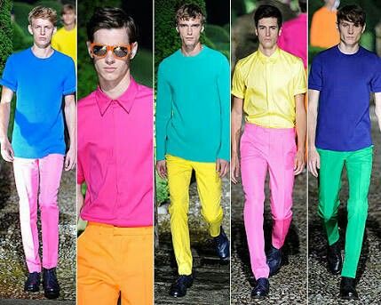 Electric colors. I: URBAN Colourful Outfits Men, Men 90s Outfit, Neon Party Outfits, Bright Outfit, Party Outfit Men, Festival Outfits Men, Floral Trousers, Color Blocking Outfits, Mens Outfit Inspiration