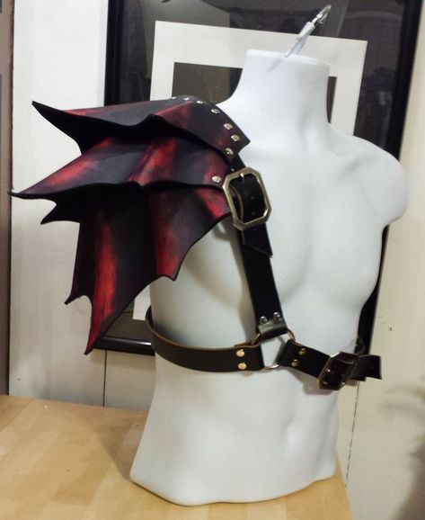 Leather Pauldron, Shoulder Pauldron, Armour Ideas, Claw Gloves, Shoulder Piece, Dragon Armor, Dragon Costume, Cosplay Armor, Shoulder Armor