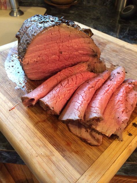 Eye Round Roast, Roast Beast, Eye Of Round Roast, Eye Of Round, Roast Beef Recipes, Round Roast, Eye Round, Medium Rare, Prime Rib