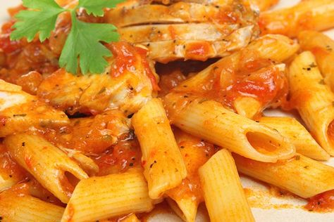 Healthy Recipes For Pregnant Women - Chicken And Tomato Pasta Pasta For Pregnant Women, Pasta Recipes For Pregnant Women, Dinners For Pregnant Women, Pregnant Dinner Ideas, Lunches For Pregnant Women, Lunch Ideas For Pregnant Women, Pregnant Recipes, Chicken And Tomato Pasta, Recipes For Pregnant Women