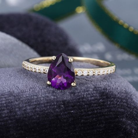 Kalyan has a superb collection of sparkly amethyst rings for women in various designs. Browse through our online catalogue to find the one you love. Gold Vintage Engagement Ring, Amethyst Rings, Amethyst Engagement Ring, Rose Gold Engagement Ring Vintage, Amethyst Ring Engagement, Engagement Ring For Women, Vintage Engagement Ring, Half Eternity Ring, Ring Antique