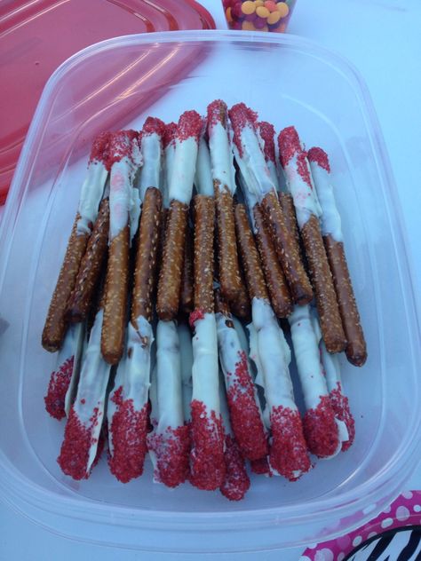 Tampon pretzel rods Period Themed Party, Period Party Food Ideas, Period Party Decorations, Period Party Cake, Period Party Games, First Period Party Ideas, Goodbye Uterus Party, Period Party Food, First Period Cake