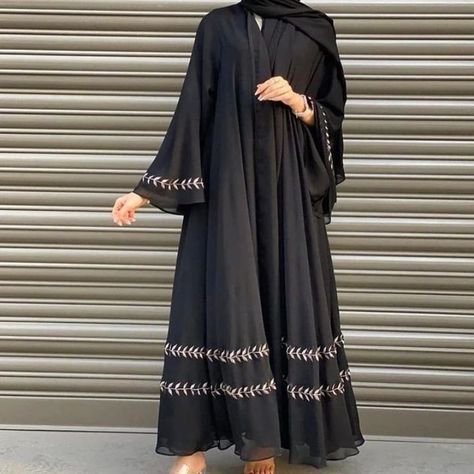 Modern Abaya Black, Abaya Designs Latest Black, Abaya Fashion Black, Hijabi Dubai, Black Abaya Designs, Simple Abaya, Abaya Collection, Abaya Designs Latest, Dress Islamic