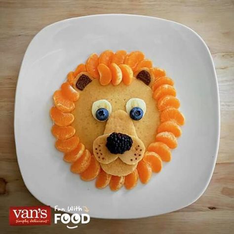 Lion face Safari Vbs, Kid Meals, Kid Snacks, Food Art For Kids, Salad Recipes For Dinner, Fun Foods, Kids Food, Jungle Safari, How To Make Breakfast