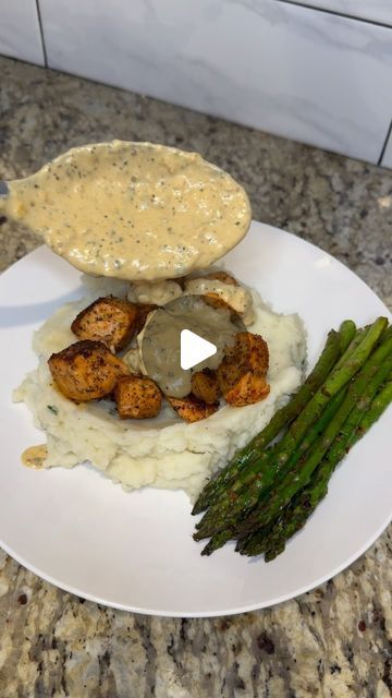 Raven Hall on Instagram: "Garlic Parmesan Salmon bites Over Mashed Potatoes 🤤😋🤪This was good and quick to make. If your not a potato lover it’s taste great over rice also 🤗

#salmon #yourfavoritelefthandedchef #salmonbites #cooking #dinnerideas #dinner #weeknightdinner #cookingathome #cookingtime #cookingwithlove #delicious #dinner #eat #eating #food #foodblogger #foodie #foodies #foodlover #foodporn #foods #foodstagram #healthyfood #homecooking #homemade #instafood #explorepage #explore #meat #photooftheday" Garlic Parmesan Salmon, Joanna Gaines Recipes, Parmesan Salmon, Salmon And Broccoli, Over Mashed Potatoes, Salmon Bites, Potato Dinner, Delicious Seafood Recipes, Salmon And Asparagus