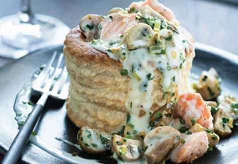 Recette : Vol au vent de saumon et champignons. Pasta Mushroom, Canadian Food, Easy Pasta Recipes, Homemade Pasta, Seafood Dishes, Fish And Seafood, Fish Recipes, Seafood Recipes, Breakfast Brunch