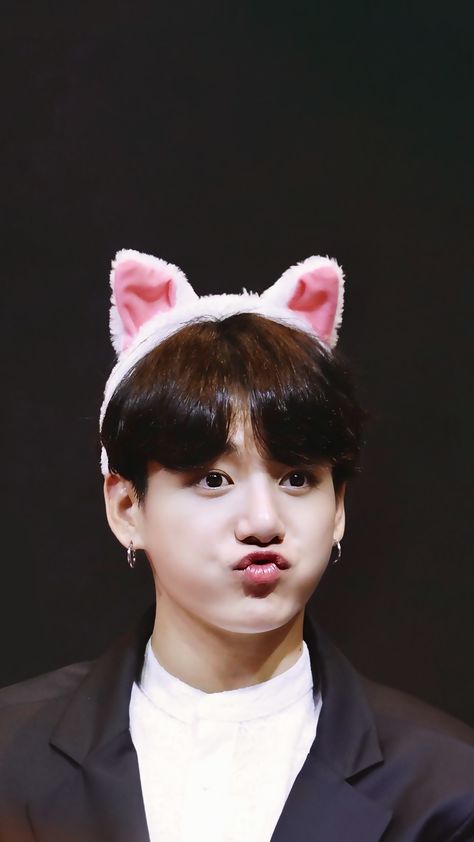 𝐣𝐤 𝐰𝐚𝐥𝐥𝐩𝐚𝐩𝐞𝐫. hd phone wallpaper #jk #jeonjungkook #jungkook #bts #방탄소년단 #btswallpaper #btslockscreen #cute #tiny #pout Jungkook Smile, Smile Wallpaper, Bts V Photos, Park Jimin Bts Wallpaper, Korean Drama List, Photo To Cartoon, Insta Profile Pic, Photoshoot Bts, Cute Wallpaper For Phone