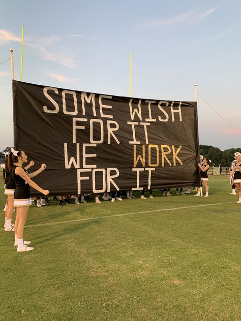 Pep Rally Posters Basketball, Beat The Tigers Football Signs, Playoffs Football Signs, Cheer Banners For Football Poster Ideas, Football Banners Run Through First Game, Cheerleading Signs For Football Games, Cheer Signs For Football Posters, Banners For Football Games, Football School Posters