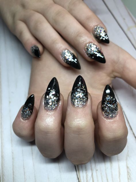 Stiletto Almond Nails, Almond Nails Black, Black To Silver Ombre, Black Ombre Nails, Black Almond Nails, Black Nails With Glitter, Silver Glitter Nails, Nails Stiletto, Indigo Nails