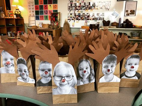 Reindeer Gift Bags, Class Christmas Gifts, School Christmas Gifts, Celebrations Around The World, December Kindergarten, Students Christmas, Christmas Units, Student Christmas Gifts, December Crafts