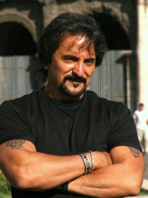 Tom Savini-I love Tom too! Tom Savini, Horror Photos, Horror Lovers, Dusk Till Dawn, Horror Movie Art, Charming Man, Horror Icons, Vintage Horror, Sci Fi Movies