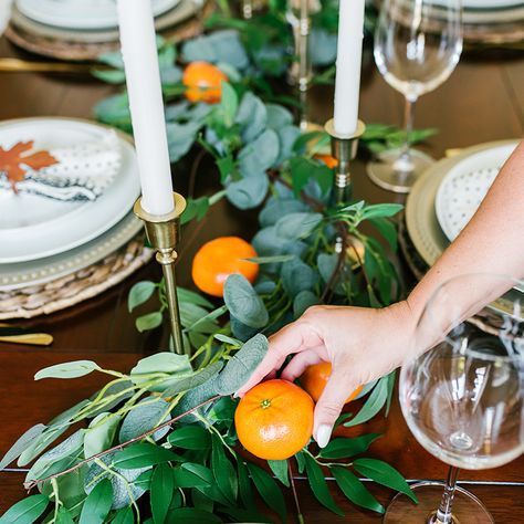 Anchor Centerpiece, Fox Mask Diy, Orange Centerpieces, Fruit Centerpieces, Easy Autumn Recipes, Tafel Decor, Fall Table Decor, Beautiful Table Settings, Fall Centerpiece