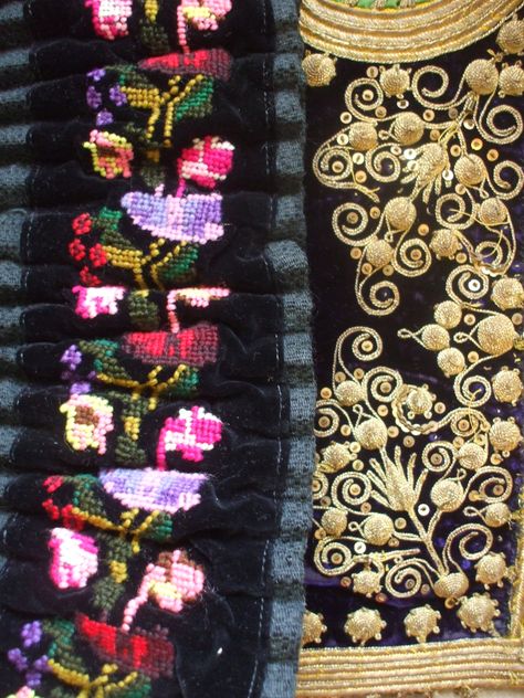 Left, embroidery of skirt , Jasenica area (Central Serbia) *right JELEK Serbian Embroidery, Serbian Folklore, Kosovo I Metohija, Serbian Clothing, Traditional Skirts, Organic Forms, Traditional Costume, Organic Form, Folk Costume