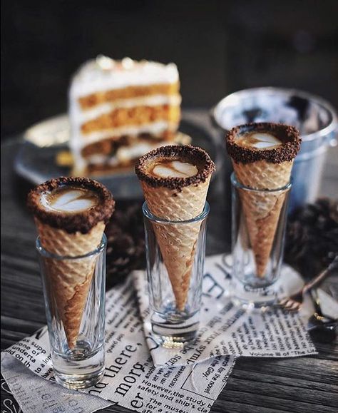 Fancy Coffee Drinks, Coffee In A Cone, Coffee Geek, Coffee Facts, Coffee Photography, Coffee Tasting, How To Make Coffee, Speciality Coffee, Coffee Cafe