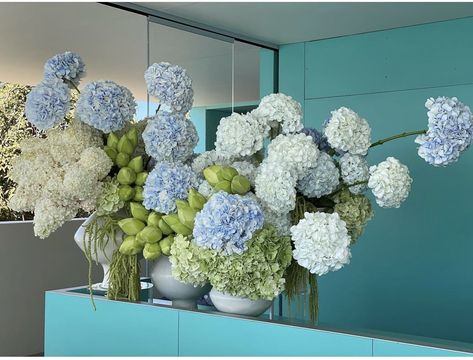 White Hydrangea Centerpieces, Blue Hydrangea Wedding, Floral Designs Arrangements, Hydrangea Bouquet Wedding, Blue White Weddings, White Hydrangeas, Hydrangeas Wedding, Blue Florals, Luxury Flowers