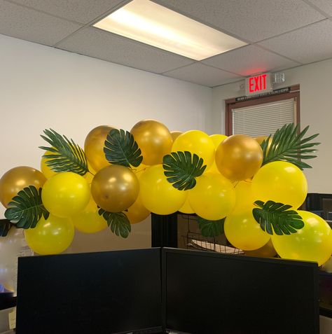 Yellow balloon arch and green leaves. Office desk decorating Mango Theme Birthday Party Decoration, Green And Yellow Decorations Party, Yellow Party Decorations, Green Leaf Decor, Yellow Office, Margarita Party, Lemon Themed Bridal Shower, Yellow Party, Mango Margarita