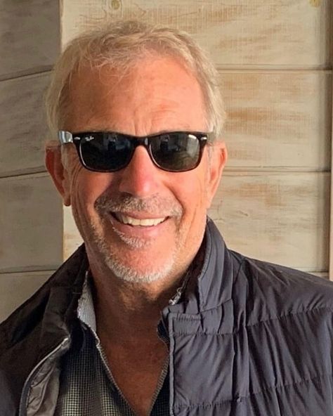 1,121 Likes, 50 Comments - Kevin Costner Fan Germany (@kevincostner_fan_germany) on Instagram: “Good morning wish a happy Sunday!  #KevinCostner” Kelvin Costner Pictures, Kelvin Costner Selfie, Kaley Cuoco Hair, Rip Yellowstone, Gibbs Ncis, John Dutton, Keanu Reeves Quotes, Luke Grimes, Johnny Depp Pictures