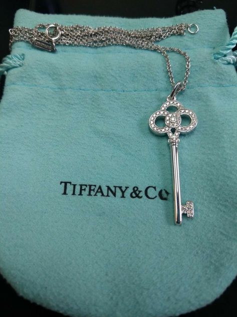 Tiffany Key Necklace, Tiffany Key, Tiffany And Co Jewelry, Tiffany And Co Necklace, Fancy Jewelry Necklace, Blue Sapphire Pendant, Tiffany Necklace, Luxury Jewelry Brands, Accesories Jewelry