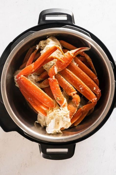 Instant Pot Crab Legs | Everyday Family Cooking Crab Legs In Instant Pot, Steamed Crab Legs, Chicken Breast Instant Pot, Snow Crab Legs, Instant Pot Dinners, Snow Crab, Crab Dishes, Crab Cake Recipe, King Crab Legs