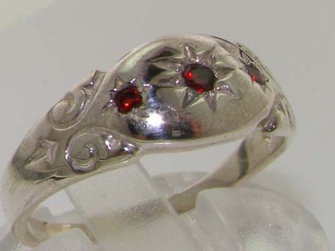 English 925 Solid Sterling Silver Natural 3 Garnet by GemsofLondon Vintage Ring Silver, Red Engagement Ring, Antique Style Rings, Ruby Bands, Vintage Silver Rings, Detailed Jewelry, Ring Antique, Pretty Jewellery, Cluster Ring