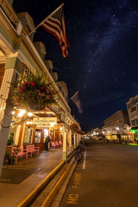 Mackinac Island Hotels, Mackanic Island, Mackinac Island Aesthetic, Macinak Island Michigan, Mackinac Island Fall, Mackinaw Island Michigan, Things To Do At Night, Lucy Score, Grand Hotel Mackinac Island