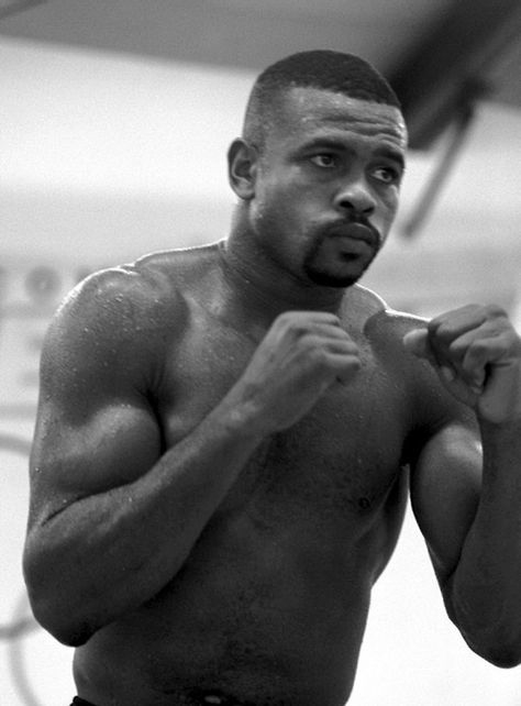 Roy Jones Jr. one of the greatest middleweights of all time Boxing Workouts, Boxing Legends, Sports Inspiration, Roy Jones Jr, Title Boxing, Boxing History, Male Celebrity, Male Celebs, Mma Boxing