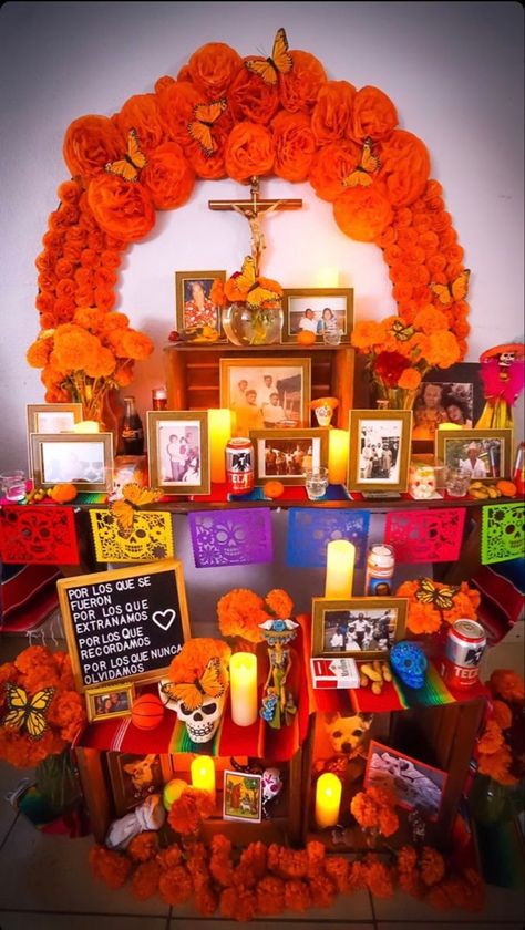 Day Of The Dead Ofrenda Altars, Offrenda Table Ideas Diy, Day Of The Dead Altar Ideas, Dia De Los Muertos Centerpiece Ideas, Ofrenda Ideas Diy, Small Ofrenda Ideas, Diy Ofrenda Alter, Diy Ofrenda, Mexican Ofrenda