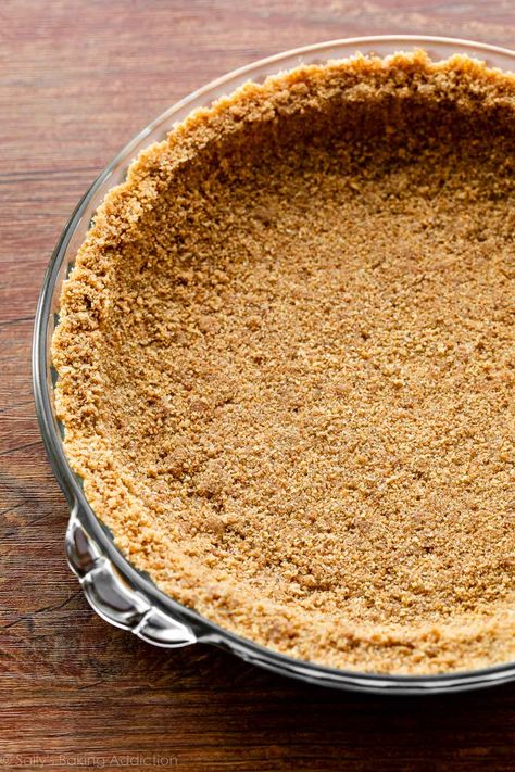 How to make the best graham cracker crust that holds shape and is perfect for your pies, cheesecakes, and bar desserts. Recipe and tutorial on sallysbakingaddiction.com Easy Cheesecake Pie, Best Graham Cracker Crust, Graham Cracker Crust Recipe, Cheesecake Cake Recipes, Bar Desserts, Homemade Pie Crust Recipe, Graham Cracker Crust Pie, Homemade Graham Crackers, Cheesecake Pie