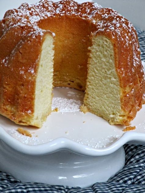 Southern Living Pound Cake, Southern Living Cream Cheese Pound Cake, Cheese Pound Cake, Cream Cheese Pound Cake, Healthy Cake Recipes, Happy Stories, Baked Pork, Healthy Cake, Pound Cake Recipes