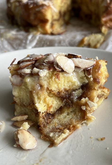 Almond Bread Pudding — Well Made by Kiley Flavored Almonds Recipe, Almond Bread Pudding, Bread Pudding Dessert, Pecan Bread Pudding, Honey Bun Cake, Pecan Bread, Bun Cake, Brioche Rolls, Almond Bread