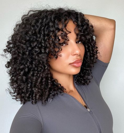 Layered Curly Haircuts, Natural Curly Hair Cuts, Medium Length Curly Hair, Highlights Curly Hair, Layered Curly Hair, Short Curly Haircuts, Medium Curly Hair Styles, Afro Textured Hair, Hairdos For Curly Hair