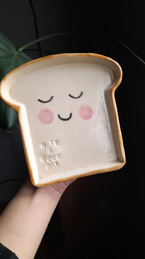 Clay Dish Ideas, Pizza Steve, Ceramic Cute, Diy Pottery Painting, Coil Pots, Cerámica Ideas, Clay Food, Pottery Crafts, Diy Pottery