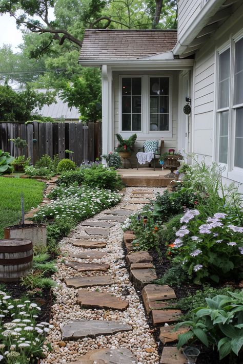 15 Low Maintenance Landscaping Ideas for Modern Homes – Everyday Inspo Side Yard Driveway Ideas, Outdoor Landscaping Ideas Side Of House, Mulch Landscaping Ideas Around House, Easy Low Maintenance Landscape Ideas, Starter Home Landscaping, Modern Low Maintenance Landscaping, Zero Maintenance Landscaping, Low Maintenance Yard Ideas, Landscape Ideas Small Front Yard